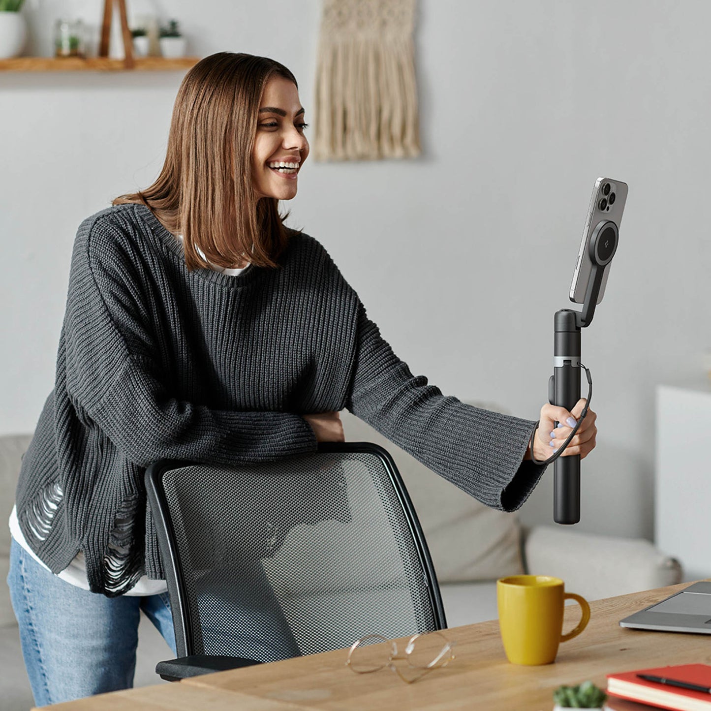 Spigen Tripod MagFit Selfie Stick - Black - 15-15756